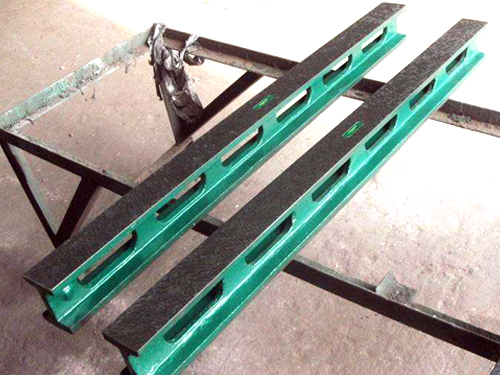 <strong>鑄鐵平尺</strong>